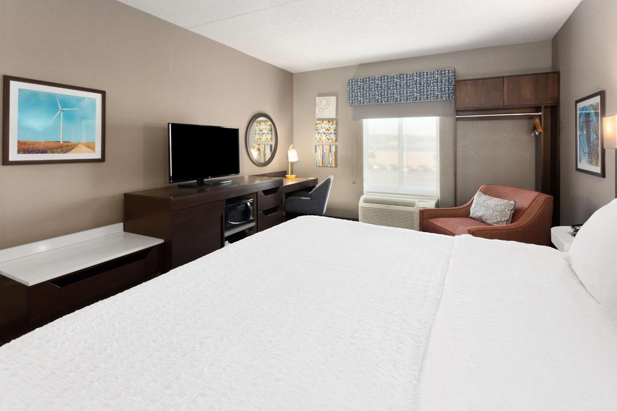 Hampton Inn & Suites Scottsburg Exterior photo