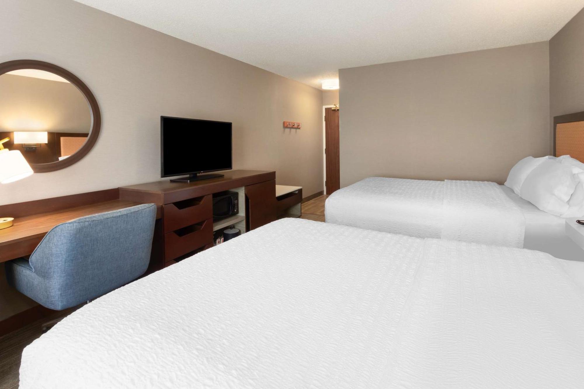 Hampton Inn & Suites Scottsburg Exterior photo
