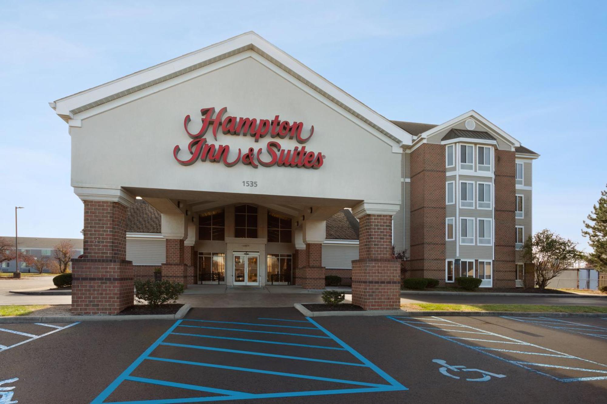 Hampton Inn & Suites Scottsburg Exterior photo