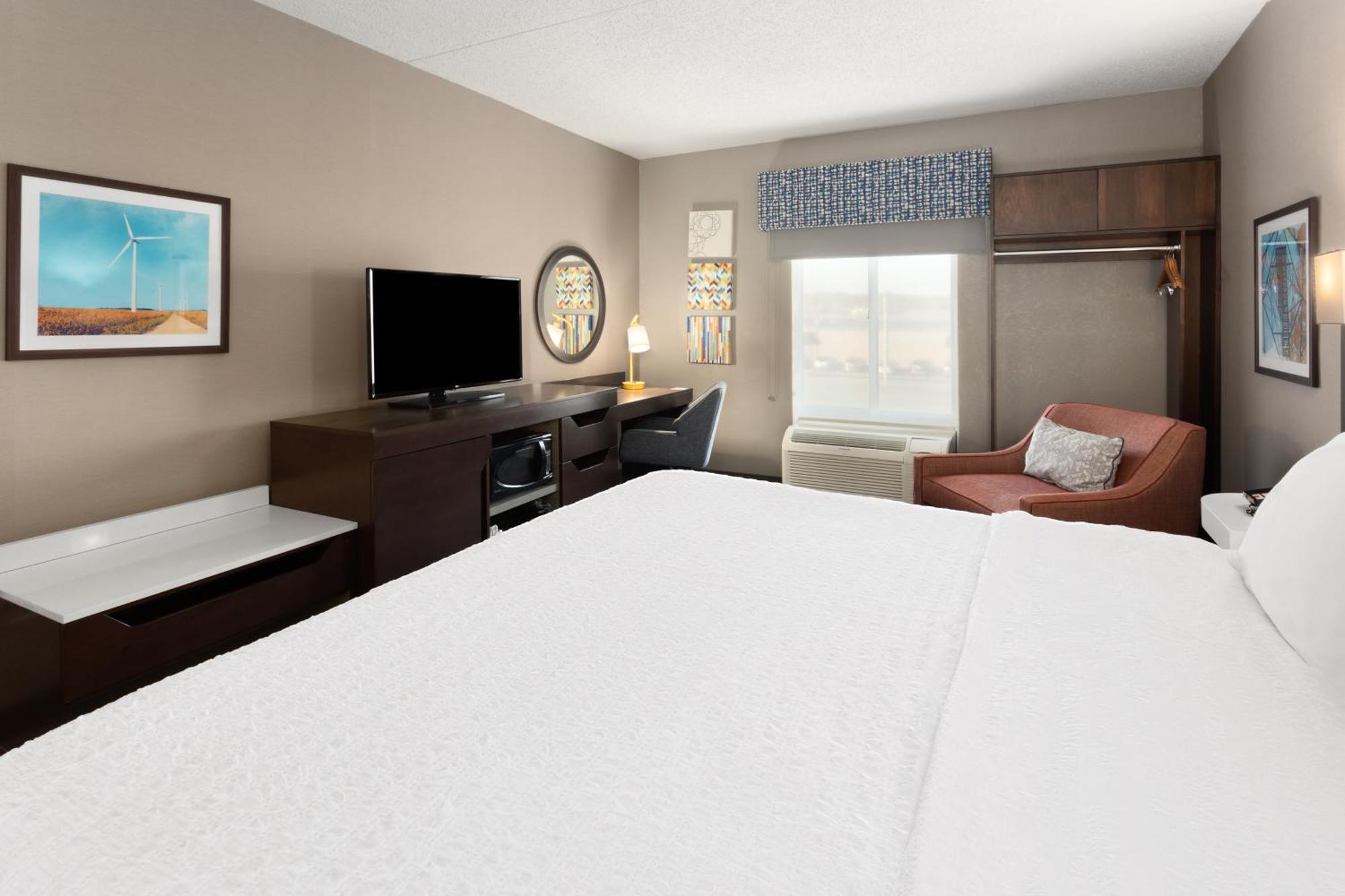 Hampton Inn & Suites Scottsburg Exterior photo