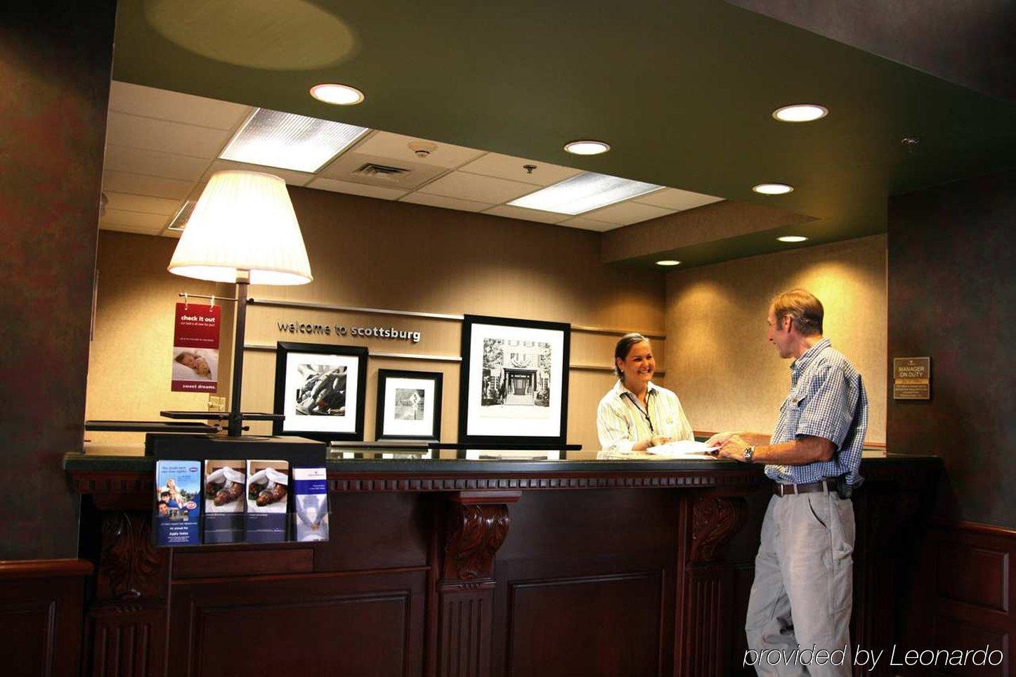 Hampton Inn & Suites Scottsburg Interior photo